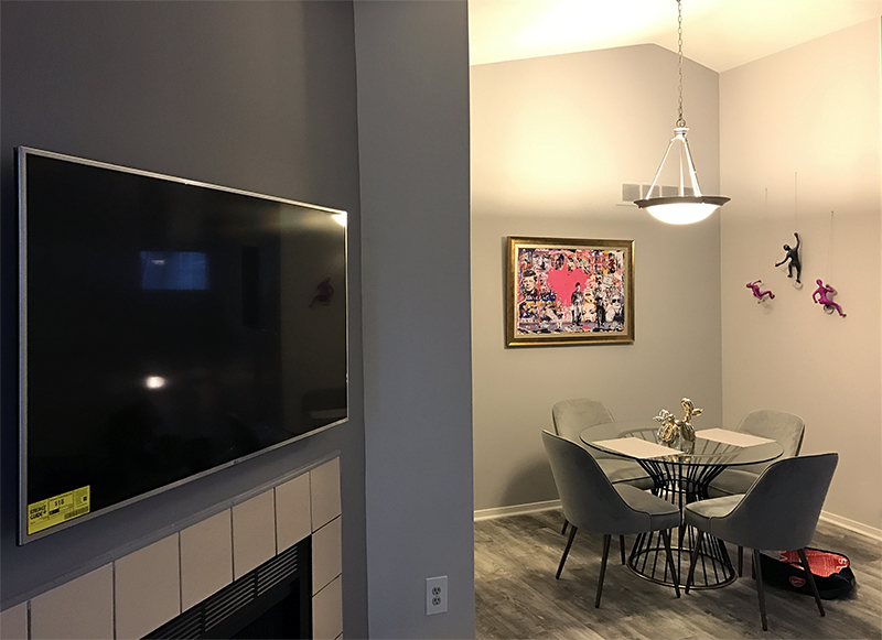 Oakland Art Installers: Specializing in residential and corporate artwork installation in the Greater Detroit area.