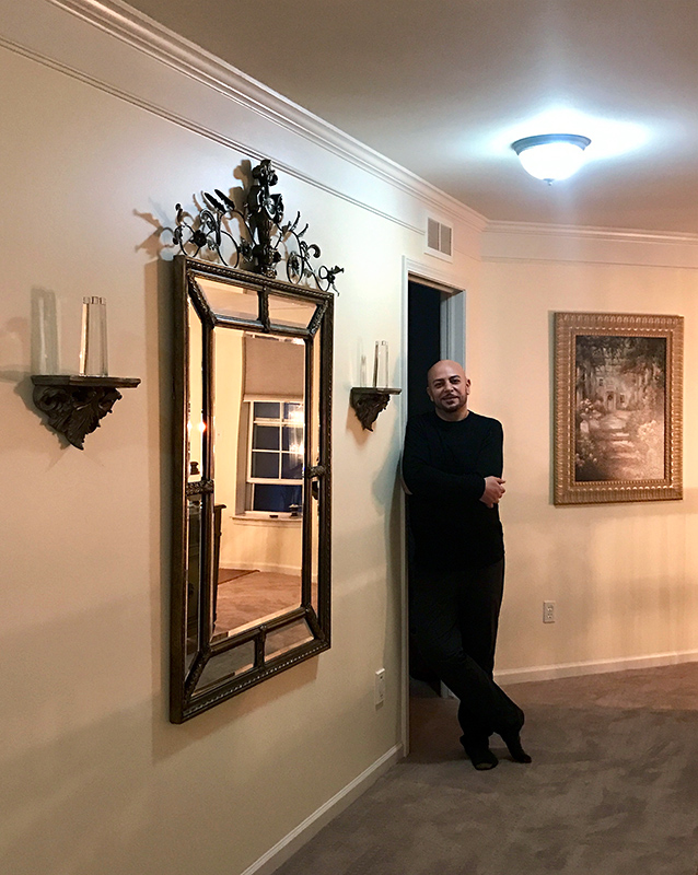 Oakland Art Installers: Specializing in residential and corporate artwork installation in the Greater Detroit area.