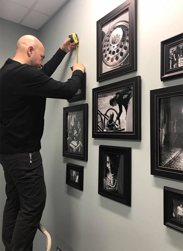 Oakland Art Installers: Specializing in residential and corporate artwork installation in the Greater Detroit area.